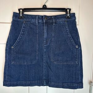 Title: LOFT Outlet Dark Wash Denim Utility Mini Skirt • Patch Pockets • Size 0‎